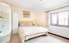 Spacious Room 2 Mins From Station